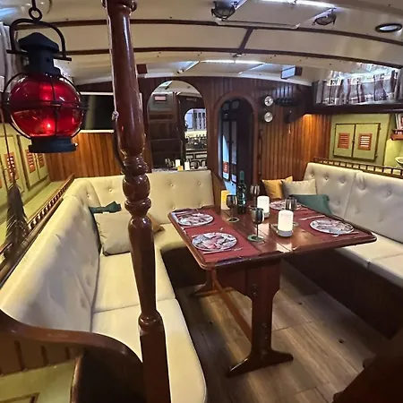 بيت للعطل Flowers Island House 5 *