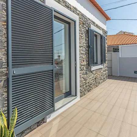 Flowers Island House 5 *