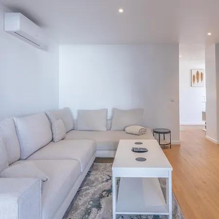 Flowers Island House 5 Φουνκάλ