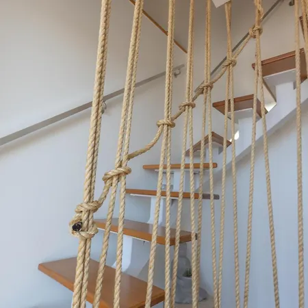 Flowers Island House 5