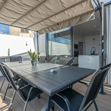 Flowers Island House 5 *