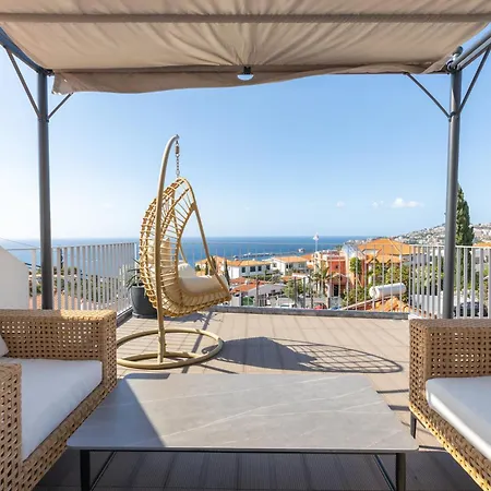 Flowers Island House 5 *