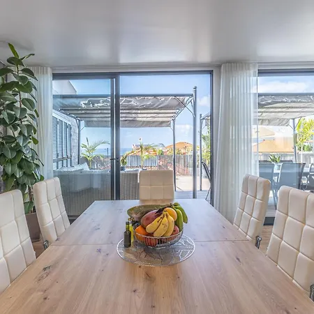 Flowers Island House 5