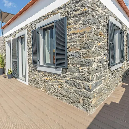 Flowers Island House 5 * Фуншал