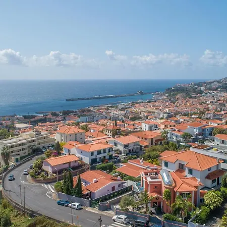 Vakantiehuis Flowers Island House 5 *