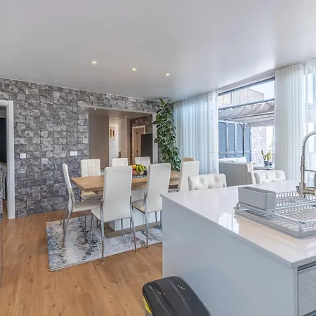 Flowers Island House 5 *