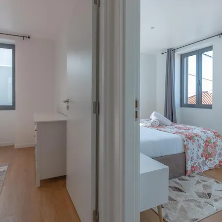 Flowers Island House 5 *