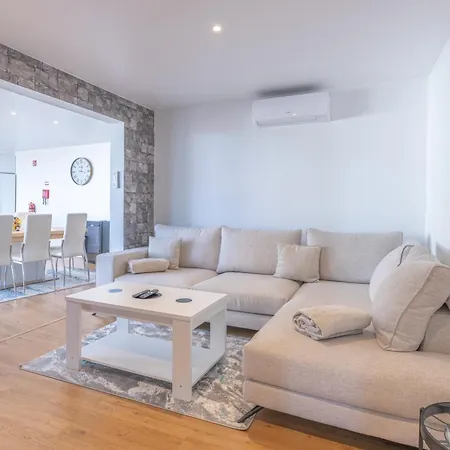 Flowers Island House 5 *