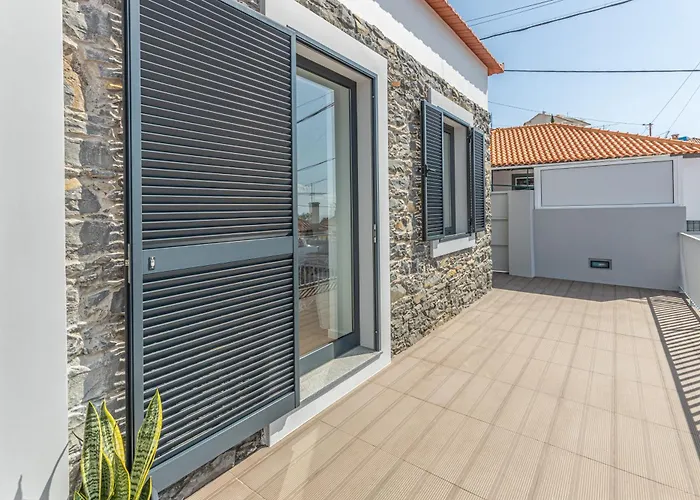 Flowers Island House 5 *