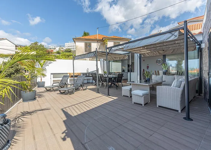 Flowers Island House 5 *