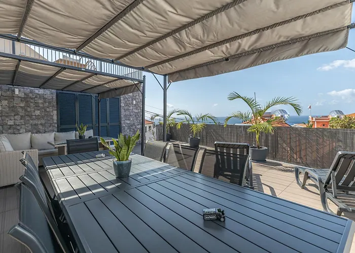 Flowers Island House 5 別荘 フンシャル