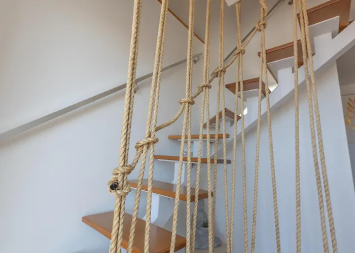 Flowers Island House 5