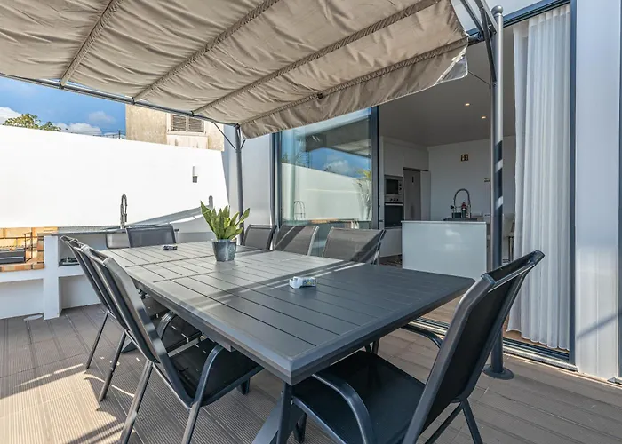 Flowers Island House 5 *