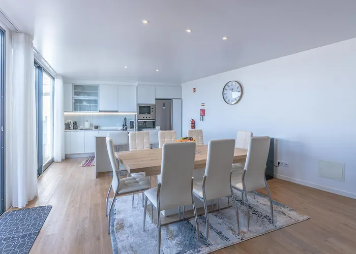 Flowers Island House 5 *