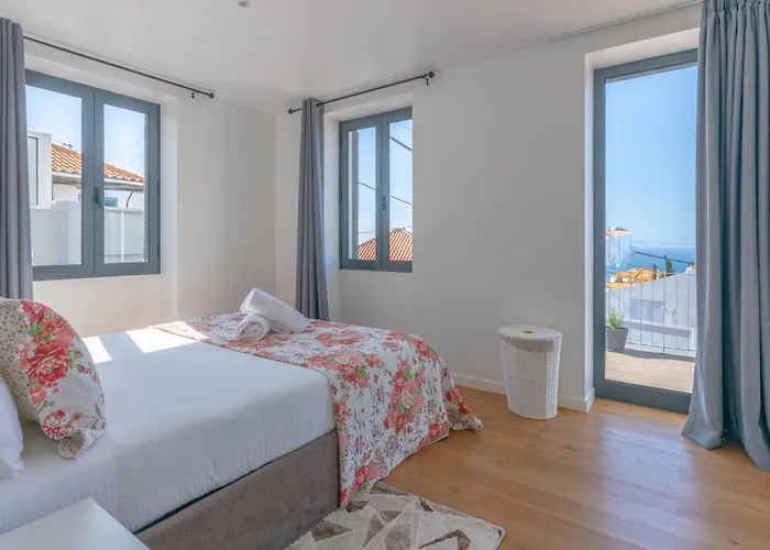 Flowers Island House 5 * フンシャル