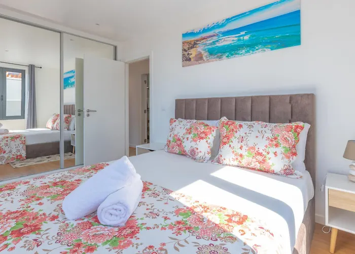 Flowers Island House 5 *