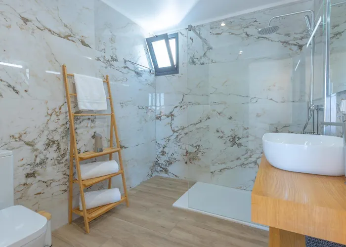 Flowers Island House 5 Φουνκάλ