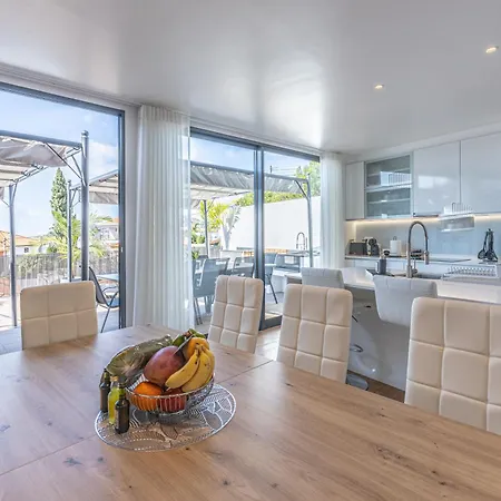 Flowers Island House 5 Vakantiehuis