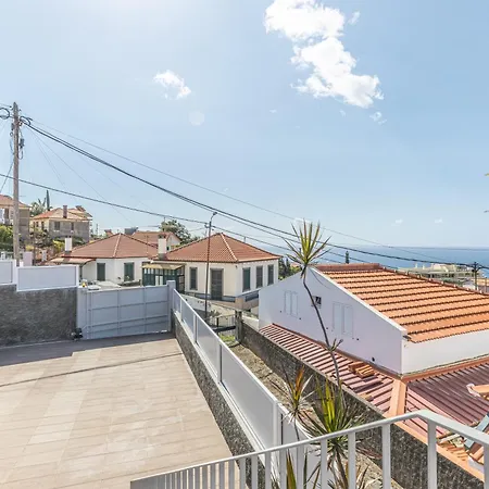 Vakantiehuis Flowers Island House 5 *