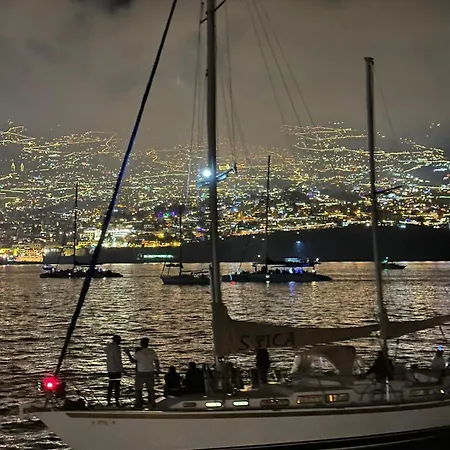 Flowers Island House 5 Vakantiehuis