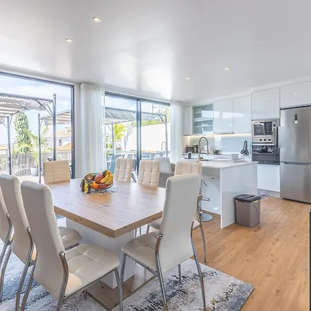 Flowers Island House 5