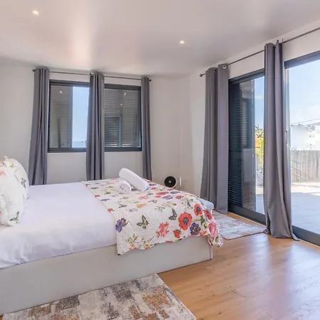 Vakantiehuis Flowers Island House 5